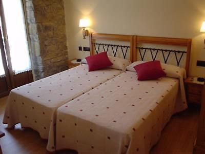 Hostal Restaurante Arangoiti Yesa Kültér fotó